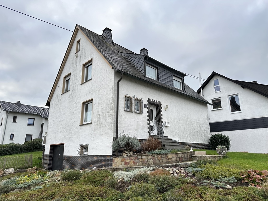 10793 - Schickes Einfamilienhaus in ansprechender Lage